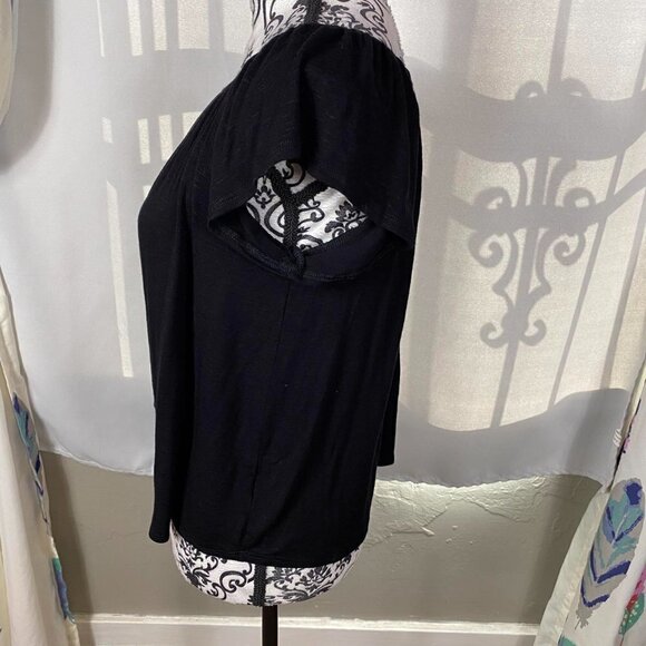 Kim & Cami black off the shoulder flowy boho summer top.  Short sleeve - Picture 4 of 7
